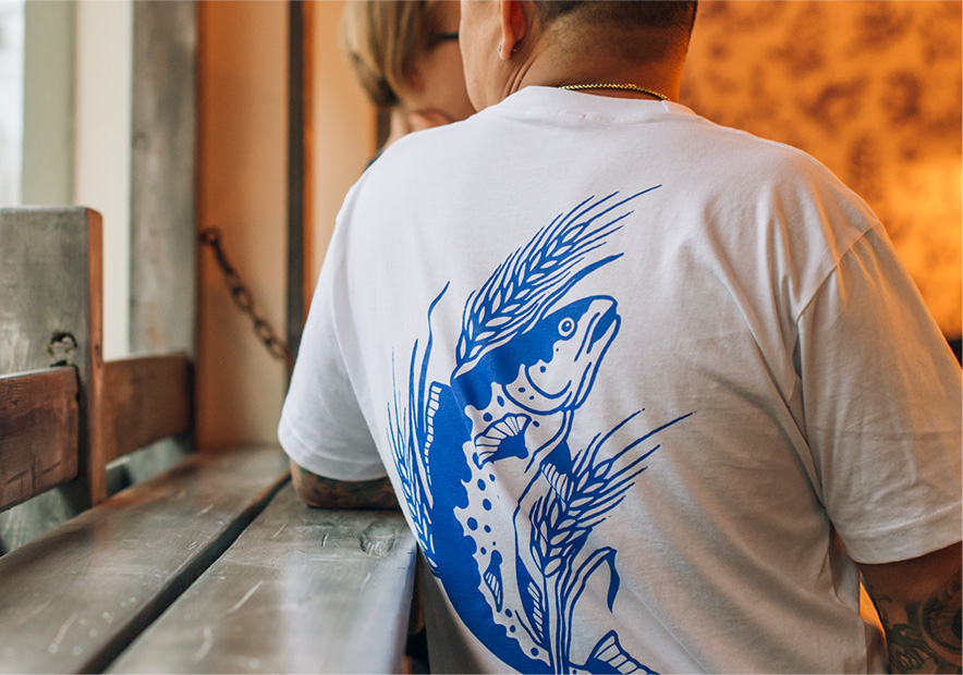 魚插畫的T恤.jpg 魚插畫的T恤.jpg