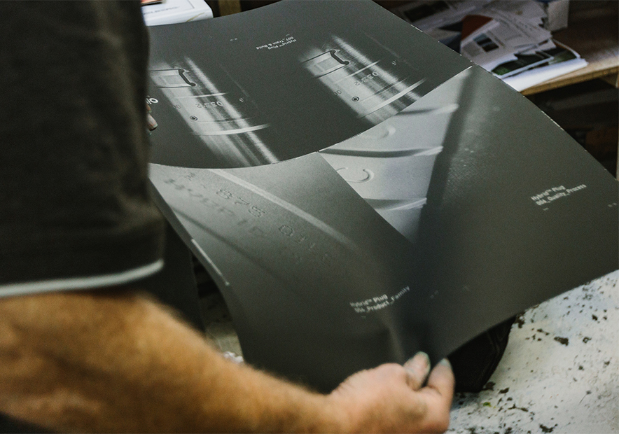 無錫畫冊設計公司分享Oilenco混合動力插頭宣傳冊創意設計作品.jpg 無錫畫冊設計公司分享Oilenco混合動力插頭宣傳冊創意設計作品.jpg