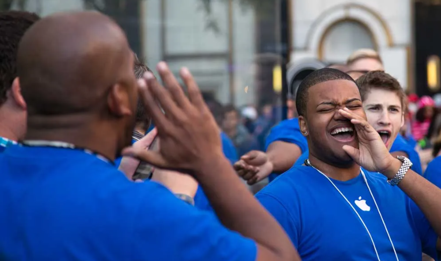 1643356632644708.png 成功的品牌塑造也發生在內部.png